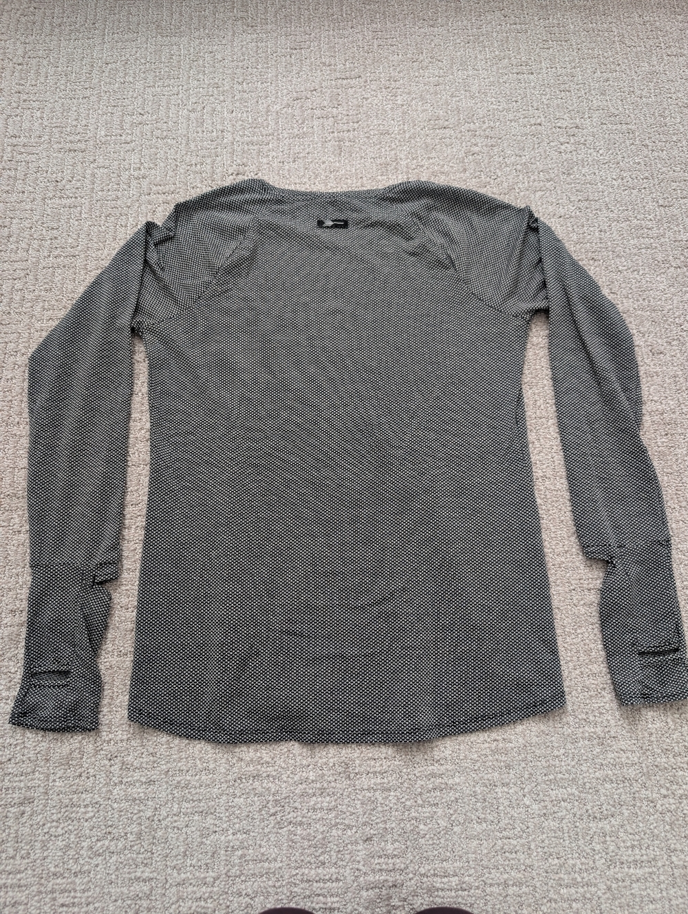 Oiselle Flyout Long Sleeve, Size 6 - Picture 2 of 4